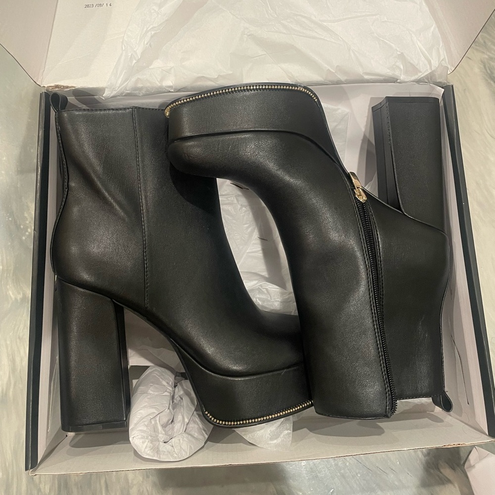 NWT Black Ankle boots sz 10 womens